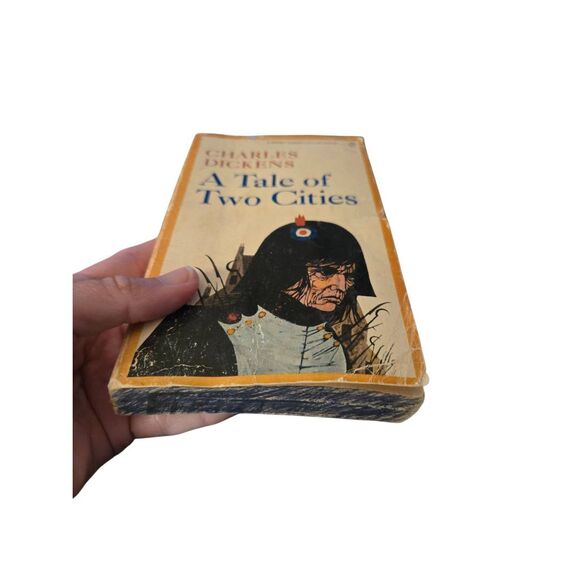A tale of two cities by Charles Dickens - signet classics - 0451513452 - Picture 8 of 9